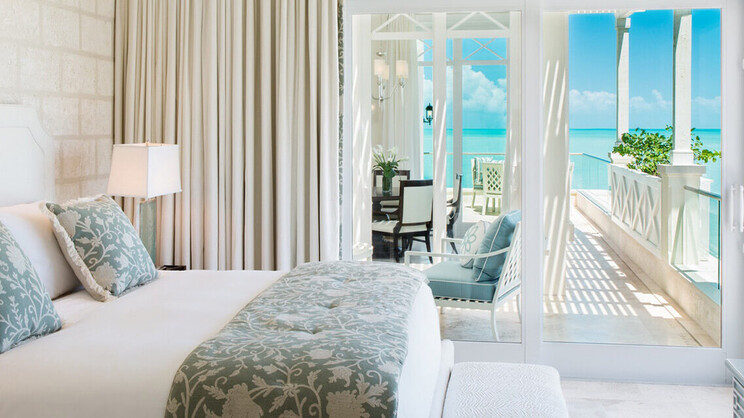 Three Bedroom Penthouse Garden and Pool Views 